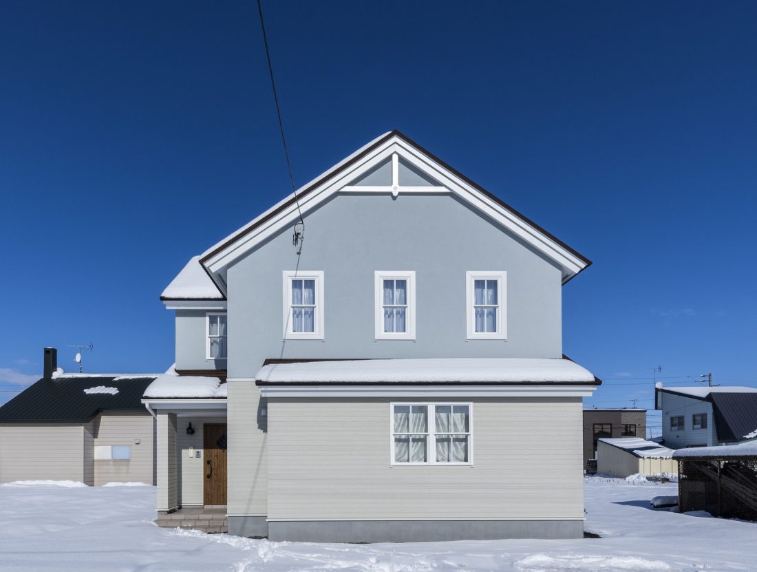 ミントブルーが映える 北欧スタイルの家 インターデコハウス札幌